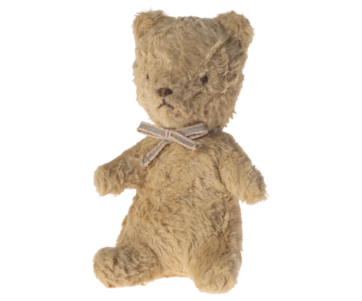 My first teddy - Sand