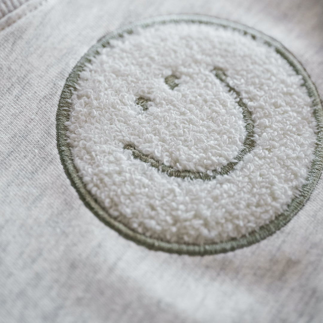 Smiley Crewneck 2.0 - shopatlasgrey