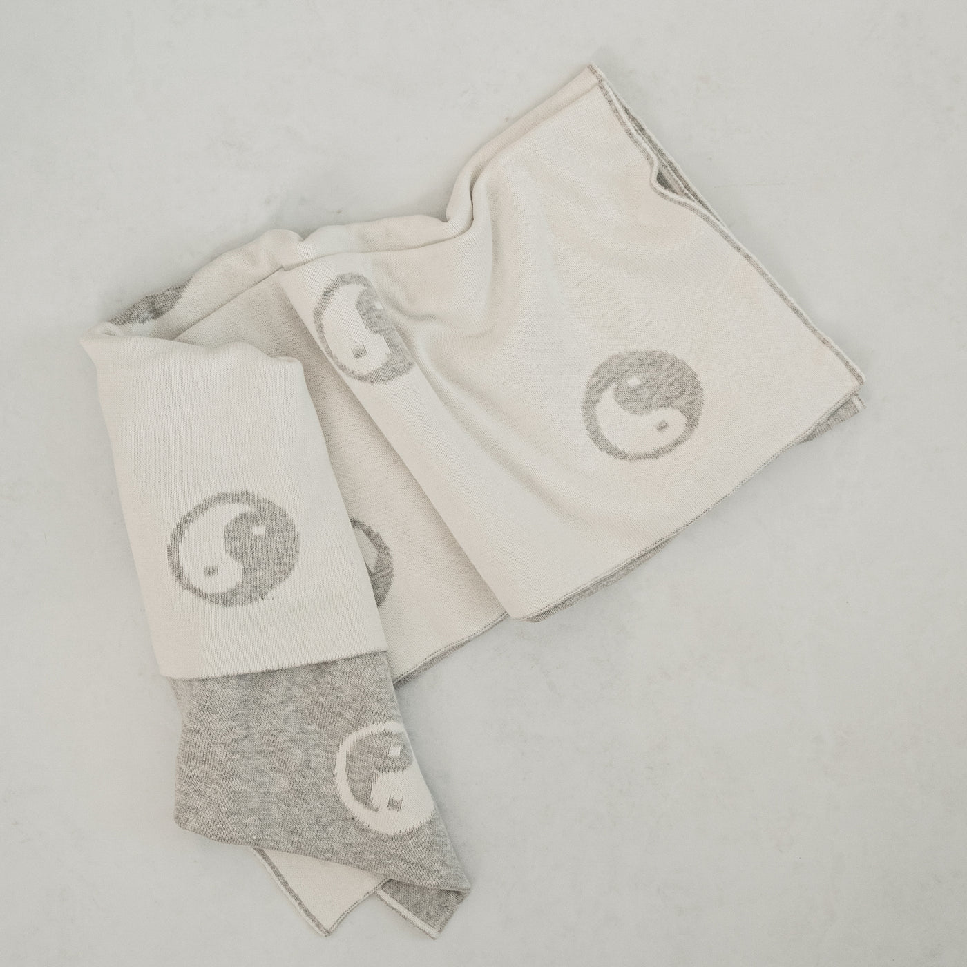 Yin Yang Knit Blanket
